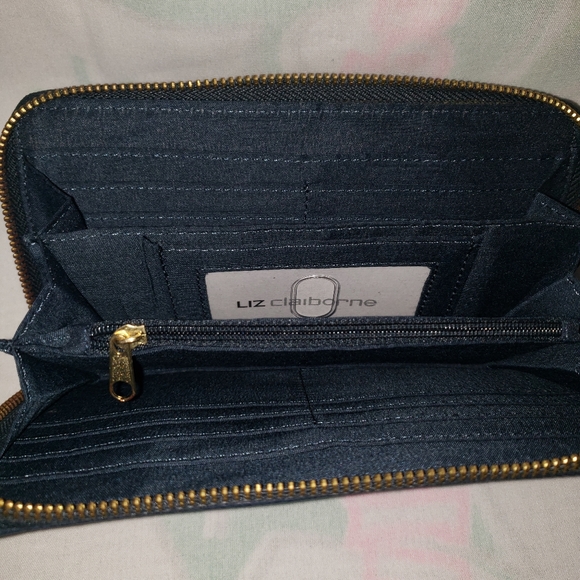 Liz Claiborne navy blue zip around wallet - Picture 2 of 4